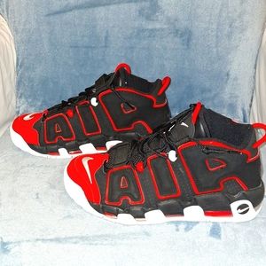 Nike Airmax More Uptempo 'Red Toe'